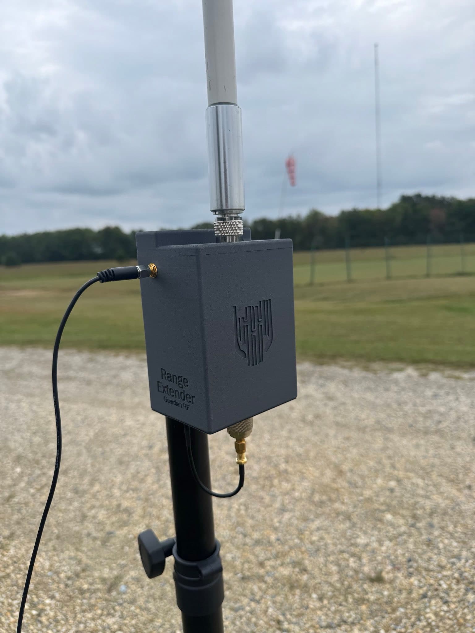 Range Extender mounted on mast