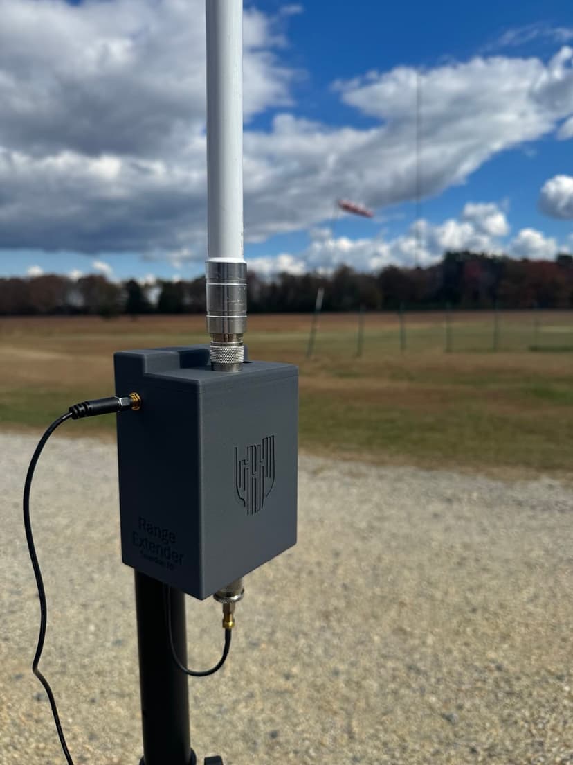 Pole-mounted range extender